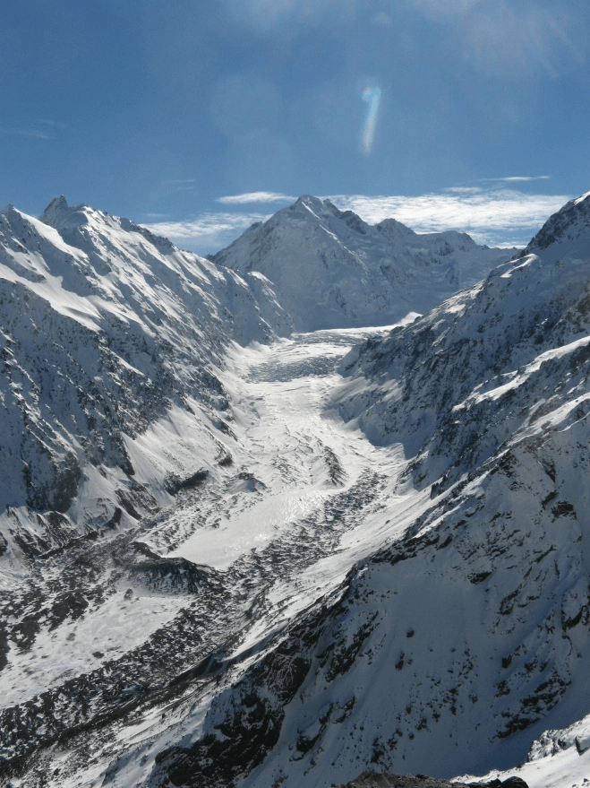 Looking down on the Hooker Glacier and up at La Perouse from the Playing Field.